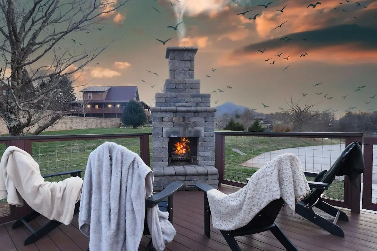 Greystone In The Smokies - Luxury - Pool * Pigeon Forge