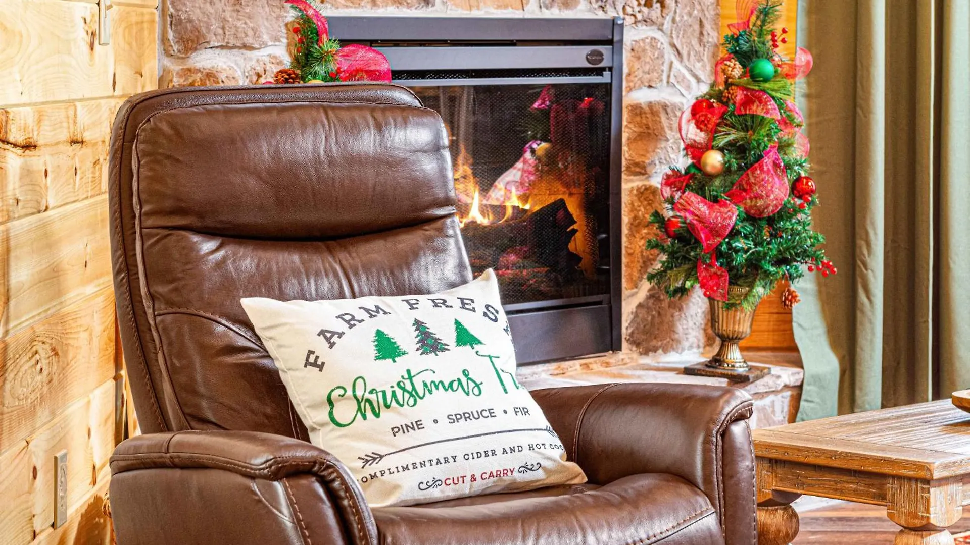 Xmascabins By Smokystays- Christmas Themed Year Round! Holiday home Pigeon Forge