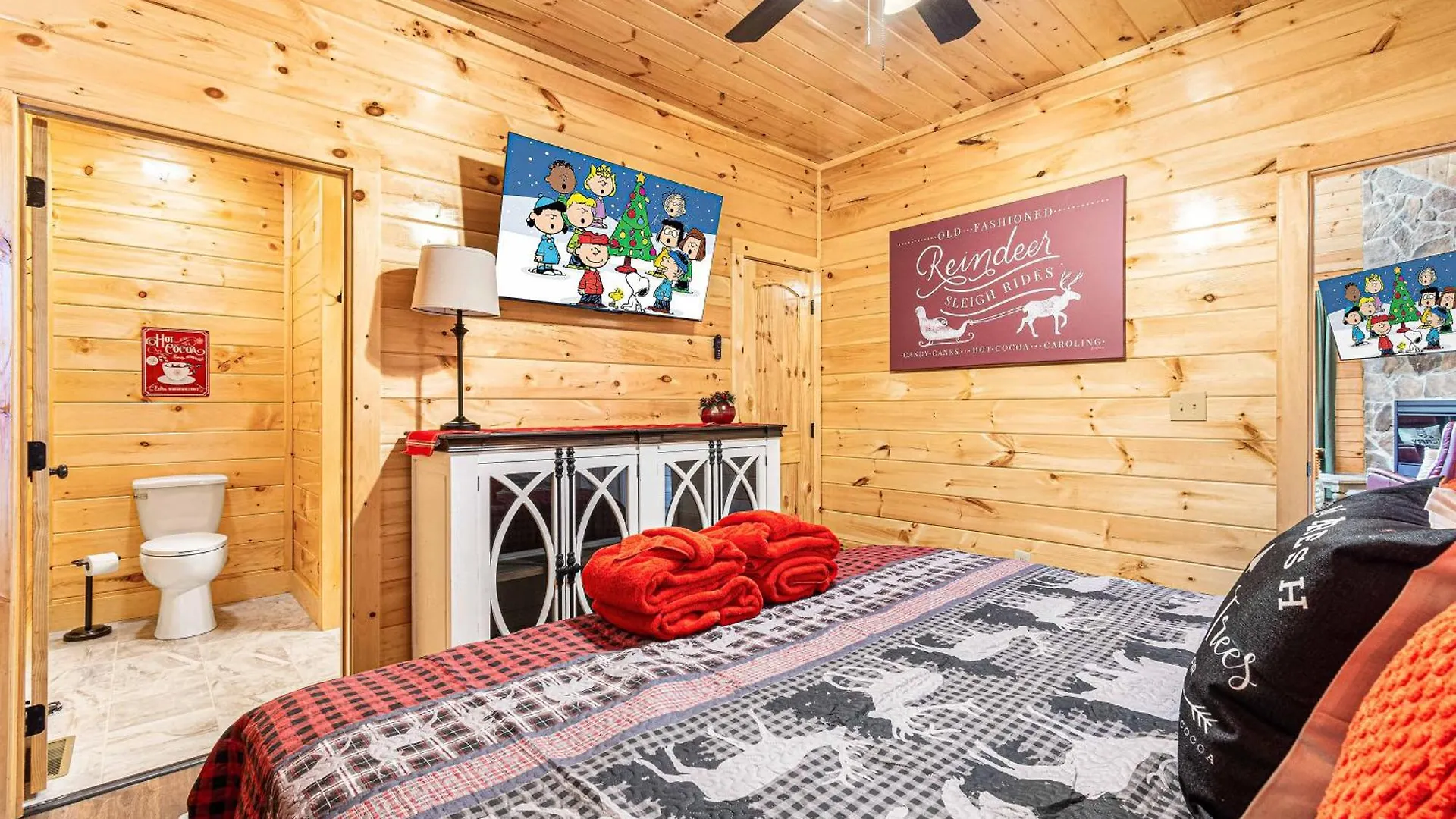 Xmascabins By Smokystays- Christmas Themed Year Round! Holiday home Pigeon Forge