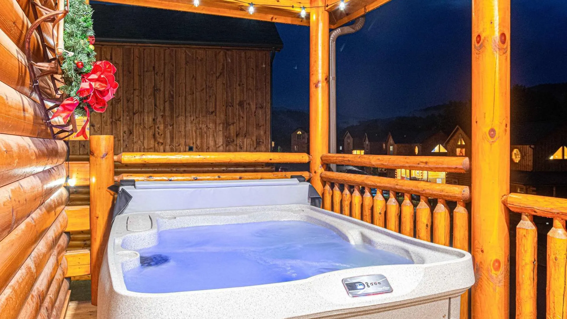 Xmascabins By Smokystays- Christmas Themed Year Round! * Pigeon Forge