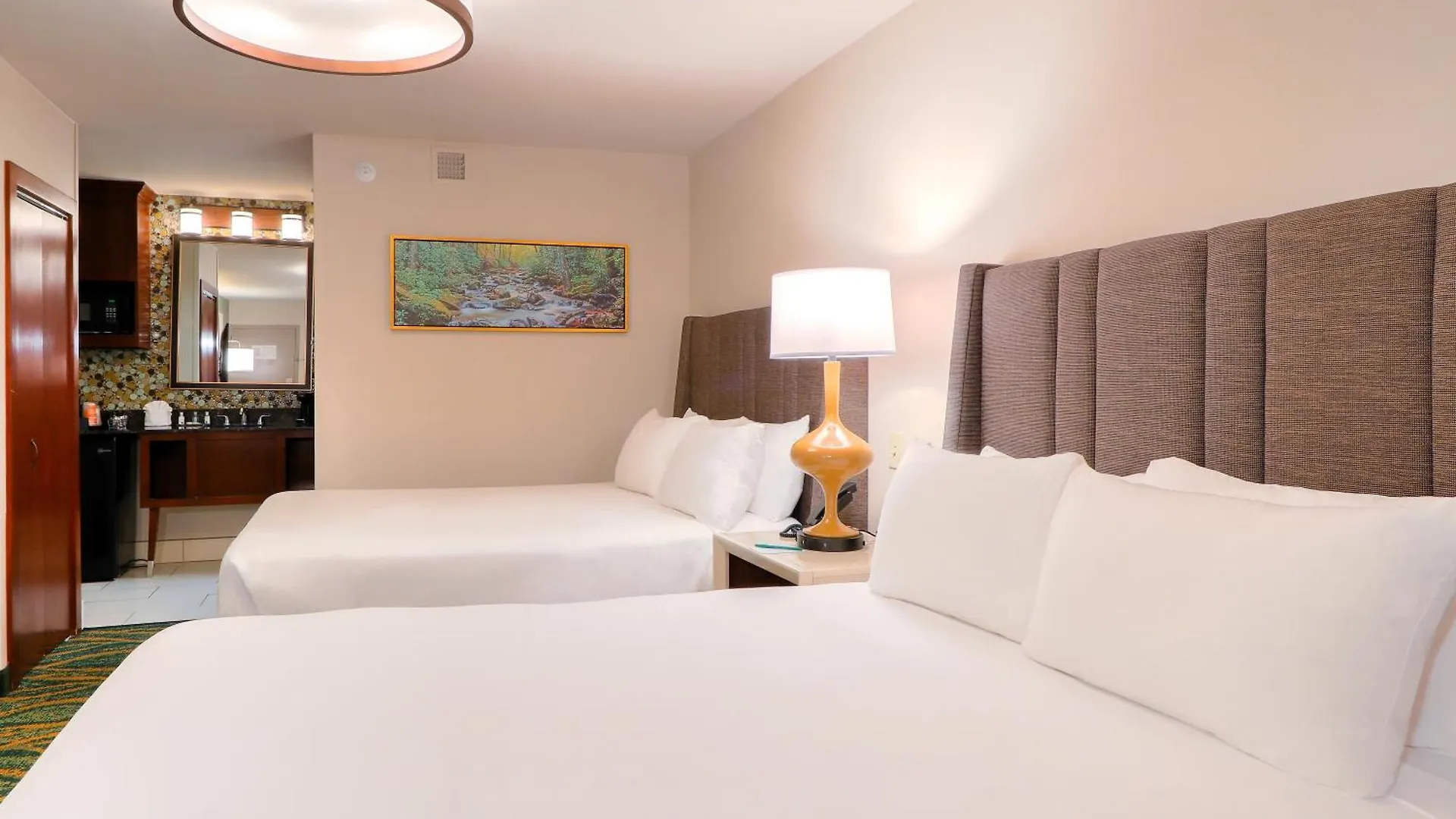Inn Quality Near The Island Pigeon Forge