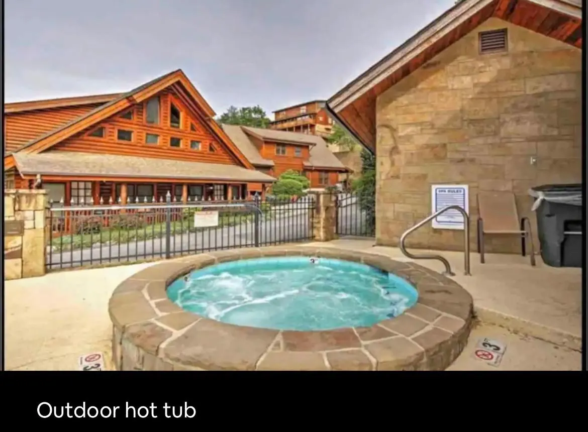 With Pool Near Dollywood * Pigeon Forge