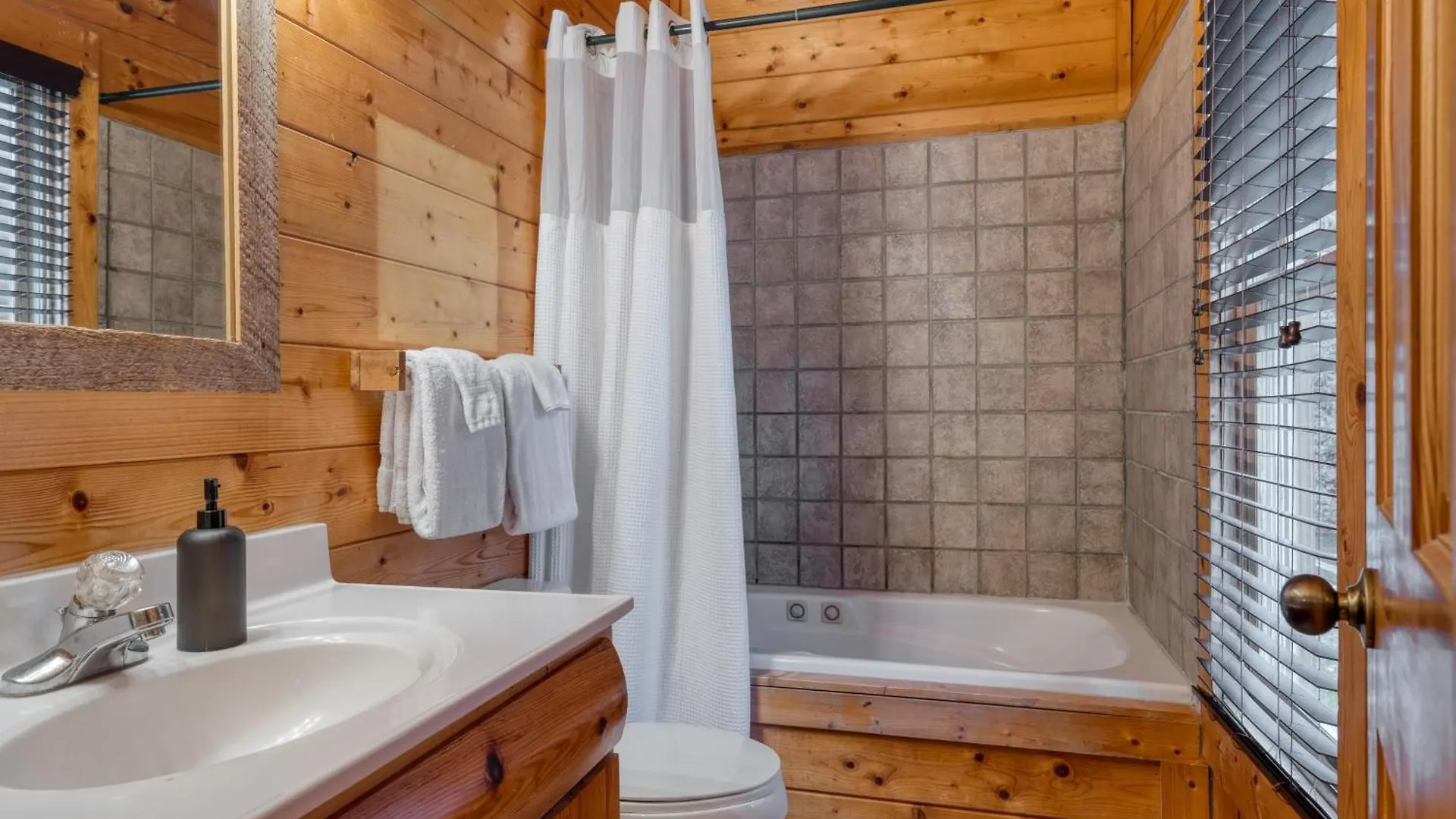 Brookshore By Avantstay Relaxing Backyard Creek 10mins From * Pigeon Forge