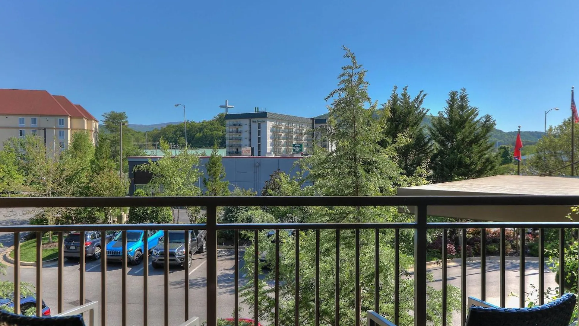 Courtyard By Marriott Hotel