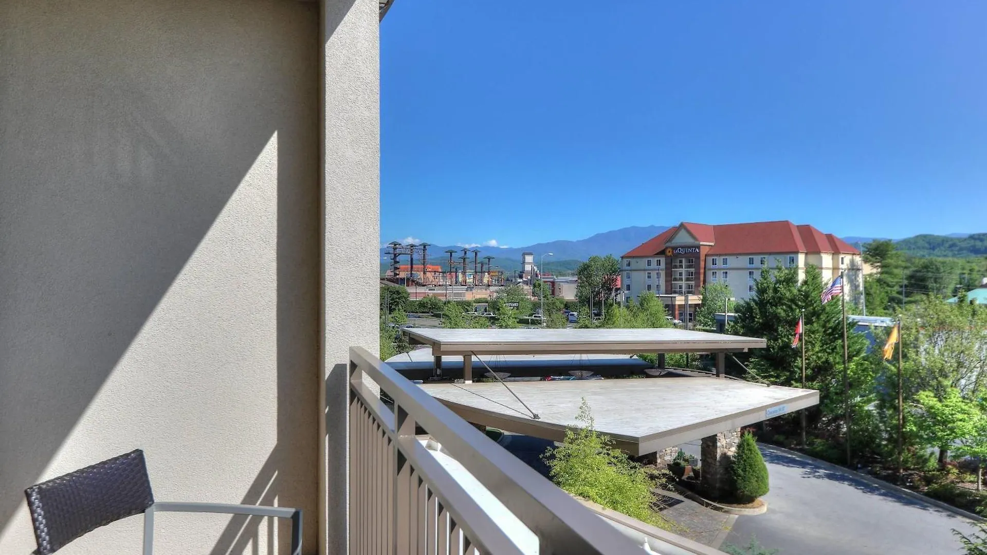 Courtyard By Marriott Hotel
