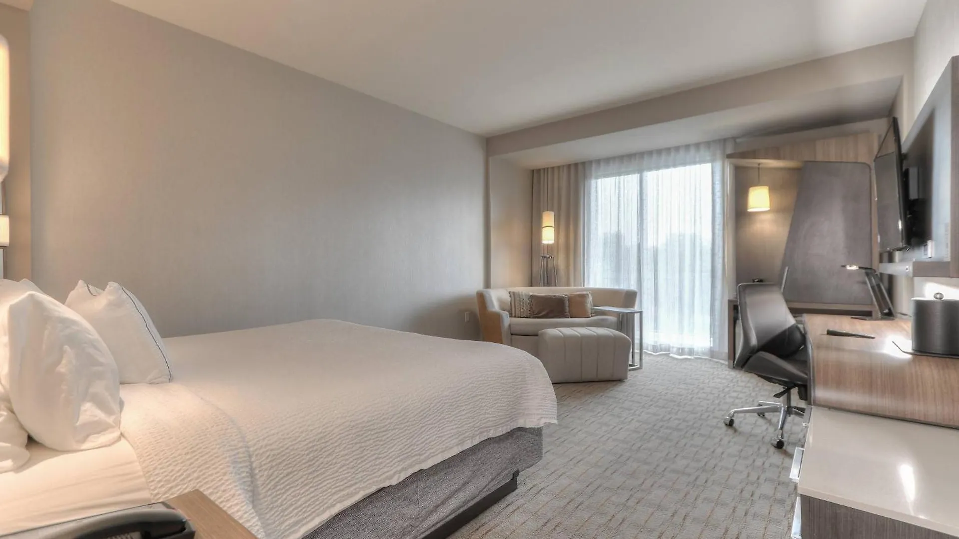 Courtyard By Marriott Hotel