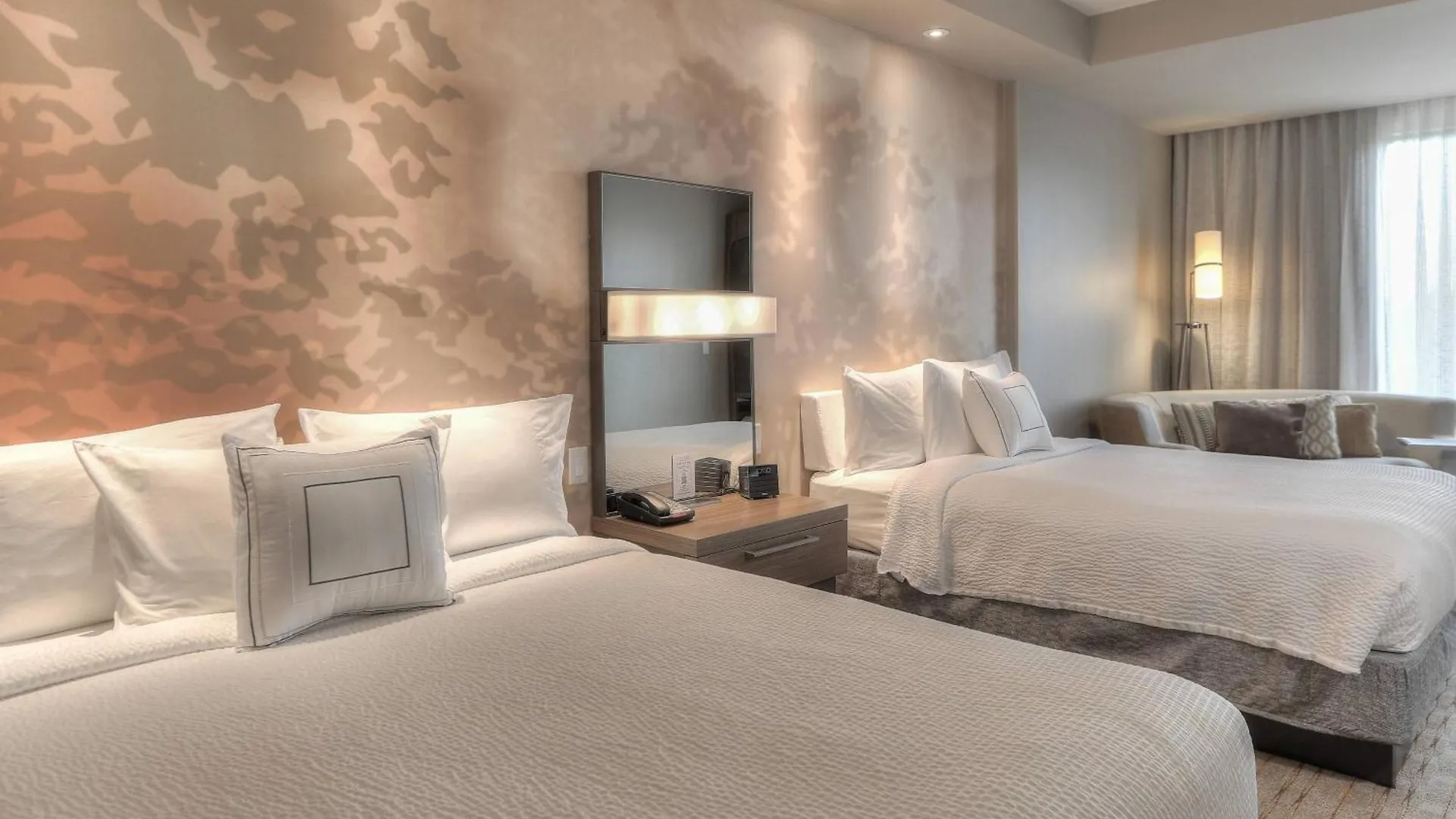 Courtyard By Marriott Hotel