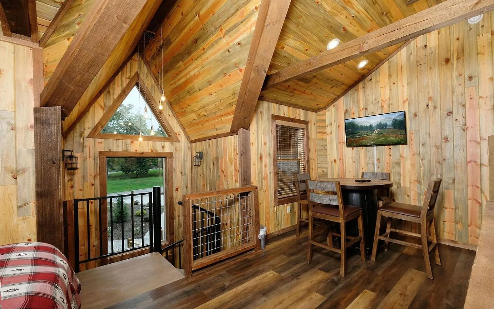 Treehouse River Villa