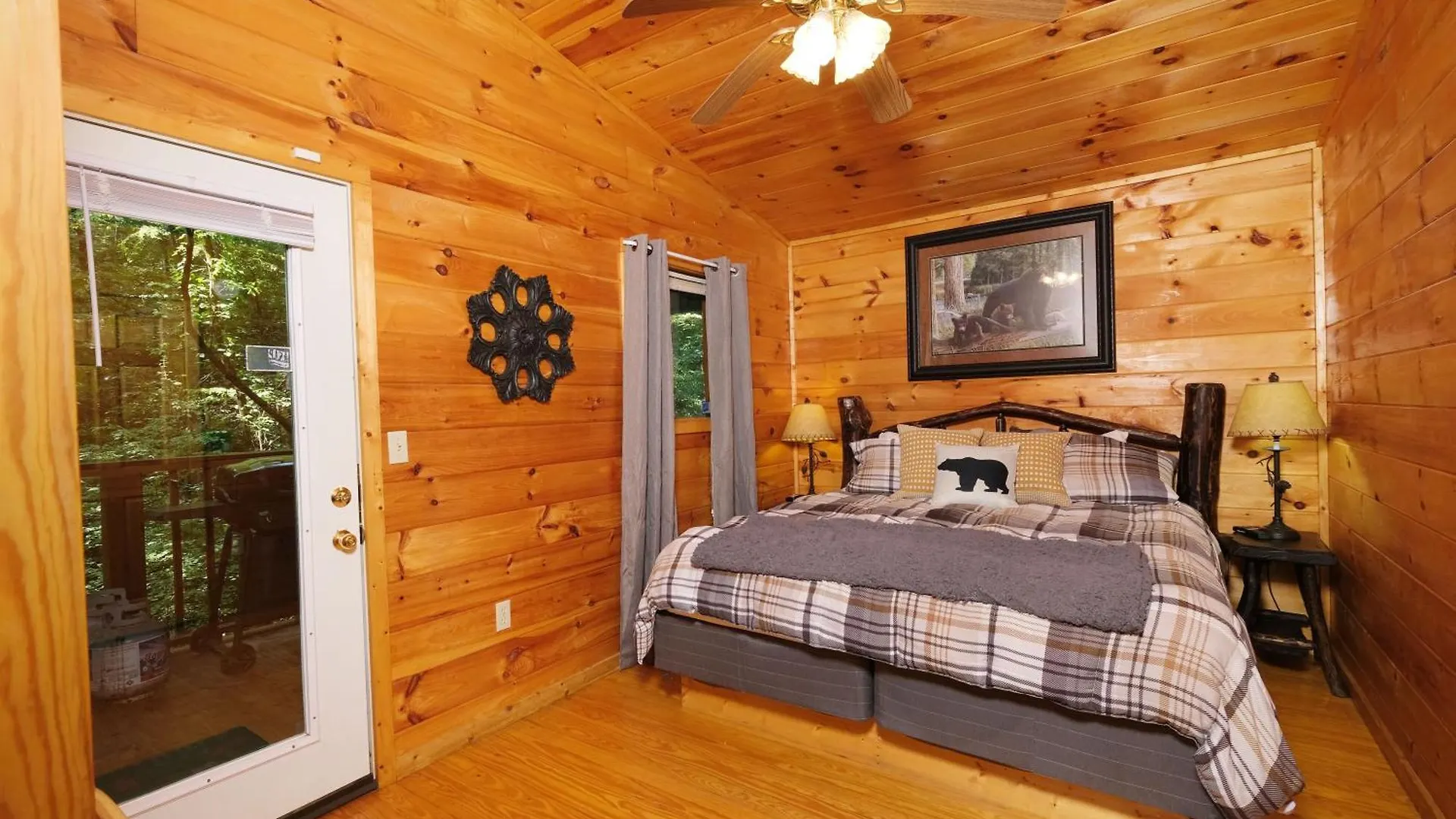 Beary Cozy Pigeon Forge