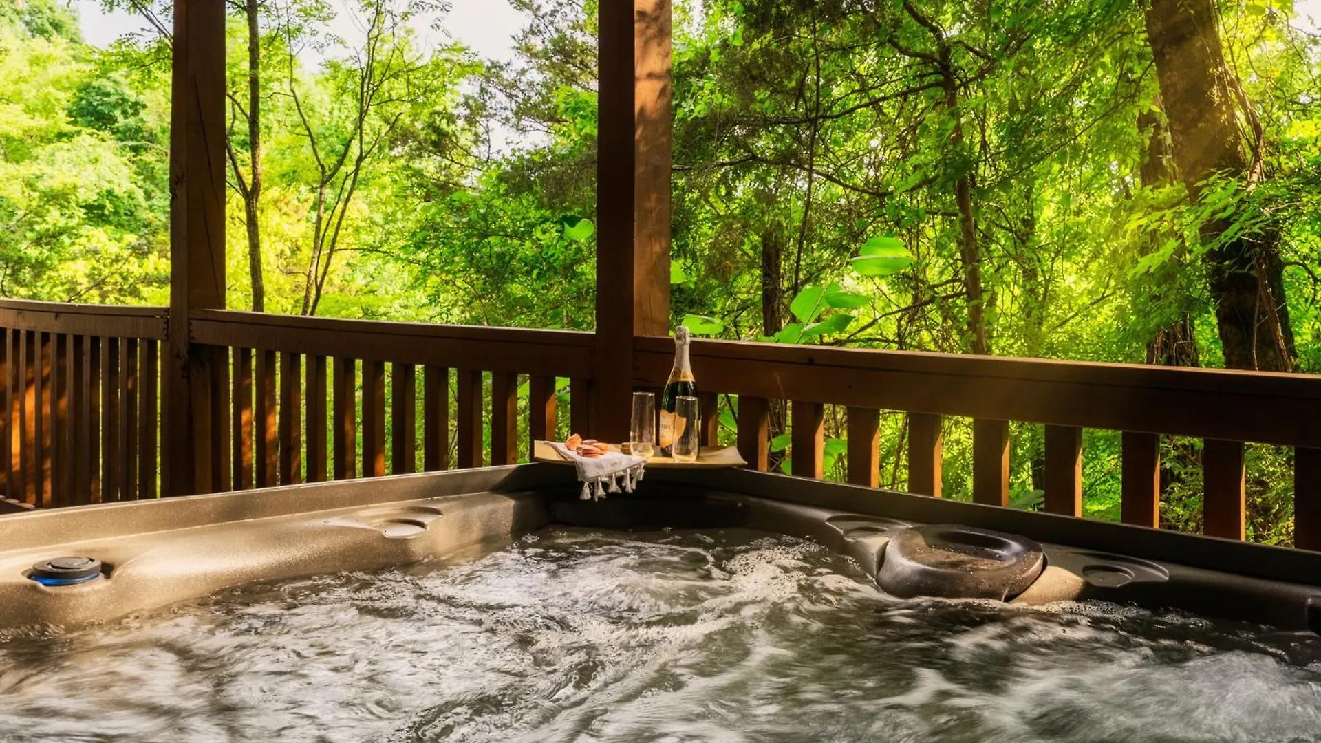 Alpine Near Dollywood, Hot Tub, Game Room, Outdoor Pool, Fast Wifi 펜션 비둘기 포지