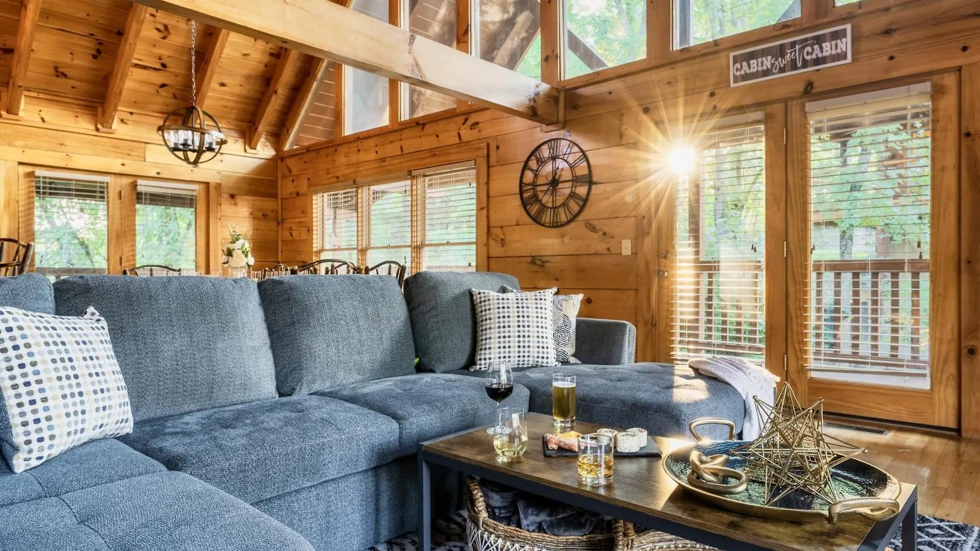 Alpine Near Dollywood, Hot Tub, Game Room, Outdoor Pool, Fast Wifi *