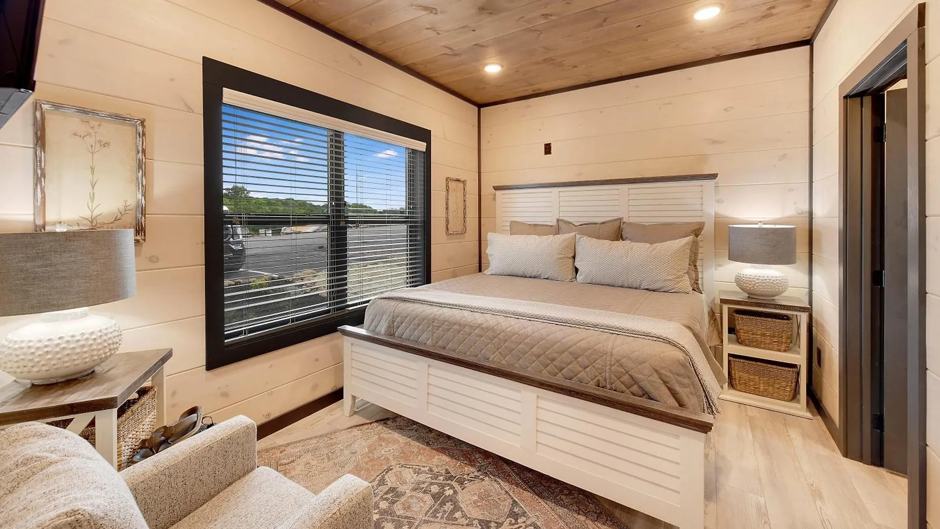 Smith Creek - 5 Bedrooms 20 Guest - Indoor Pool - Amenities *