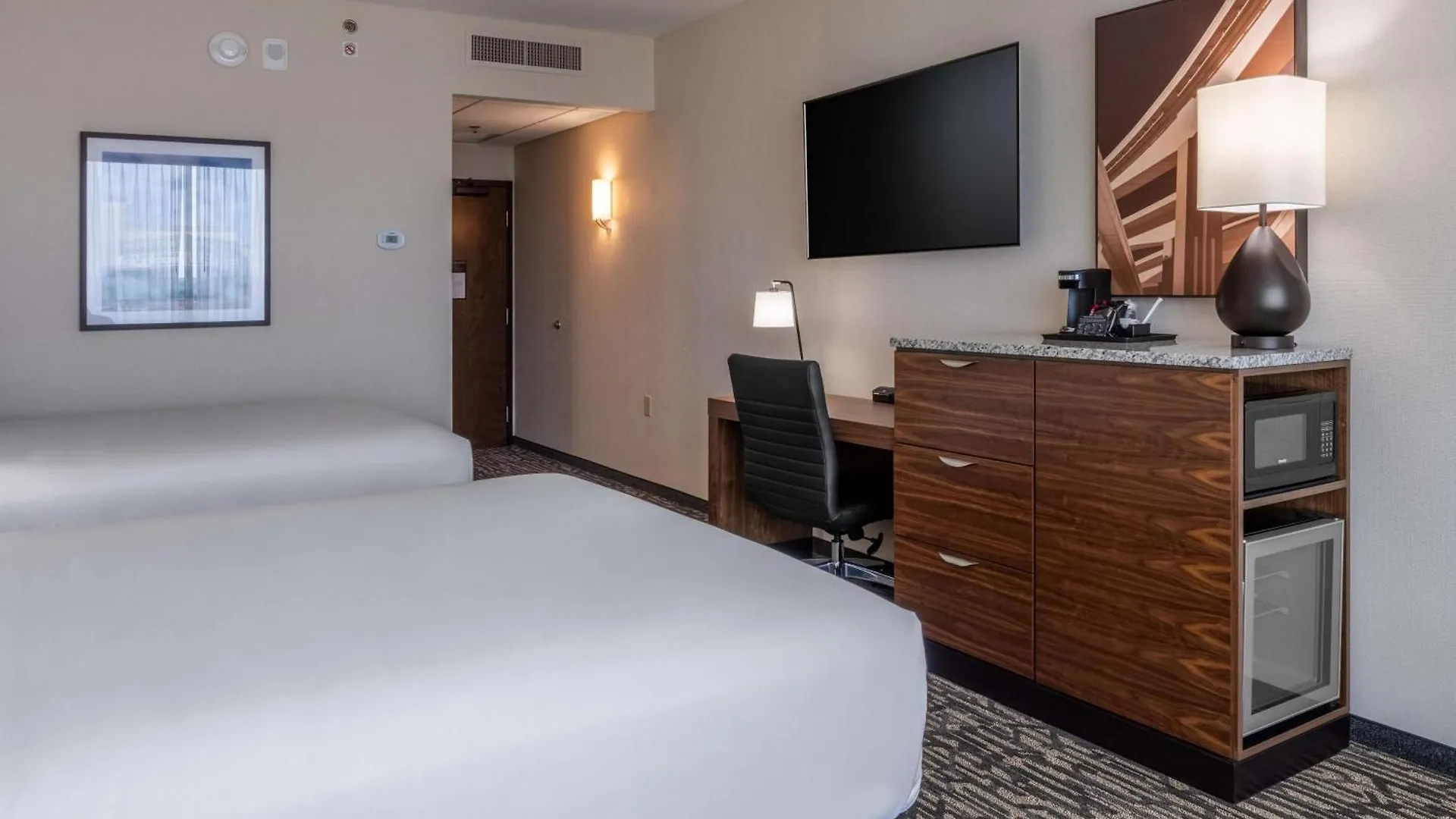 Drury Plaza 3*