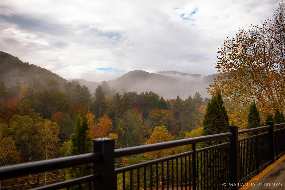 Moose Hollow Pigeon Forge