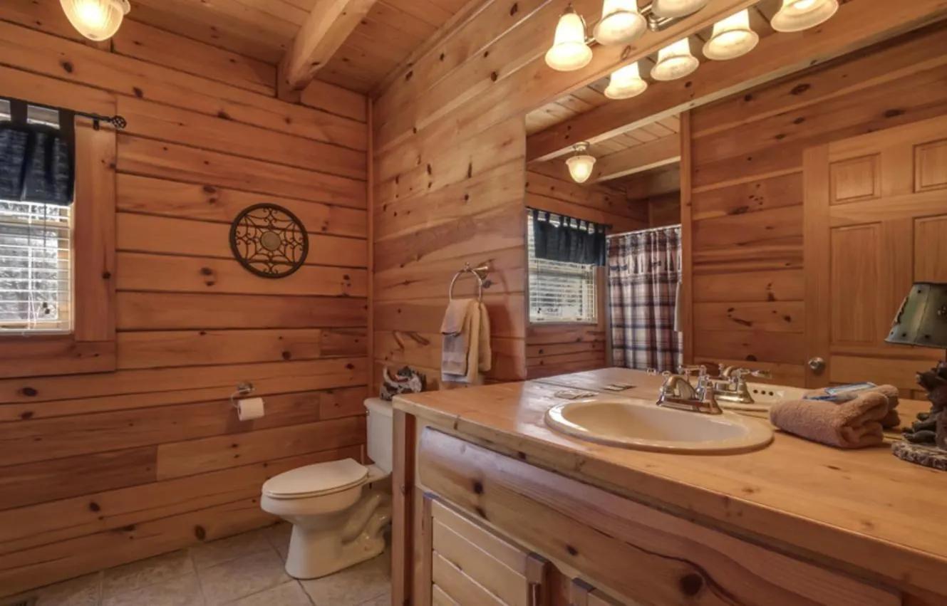Сasa de vacaciones Are We Bear Yet Rustic 1br With Hot Tub Pools & Fireplace1 Mile From Parkway *