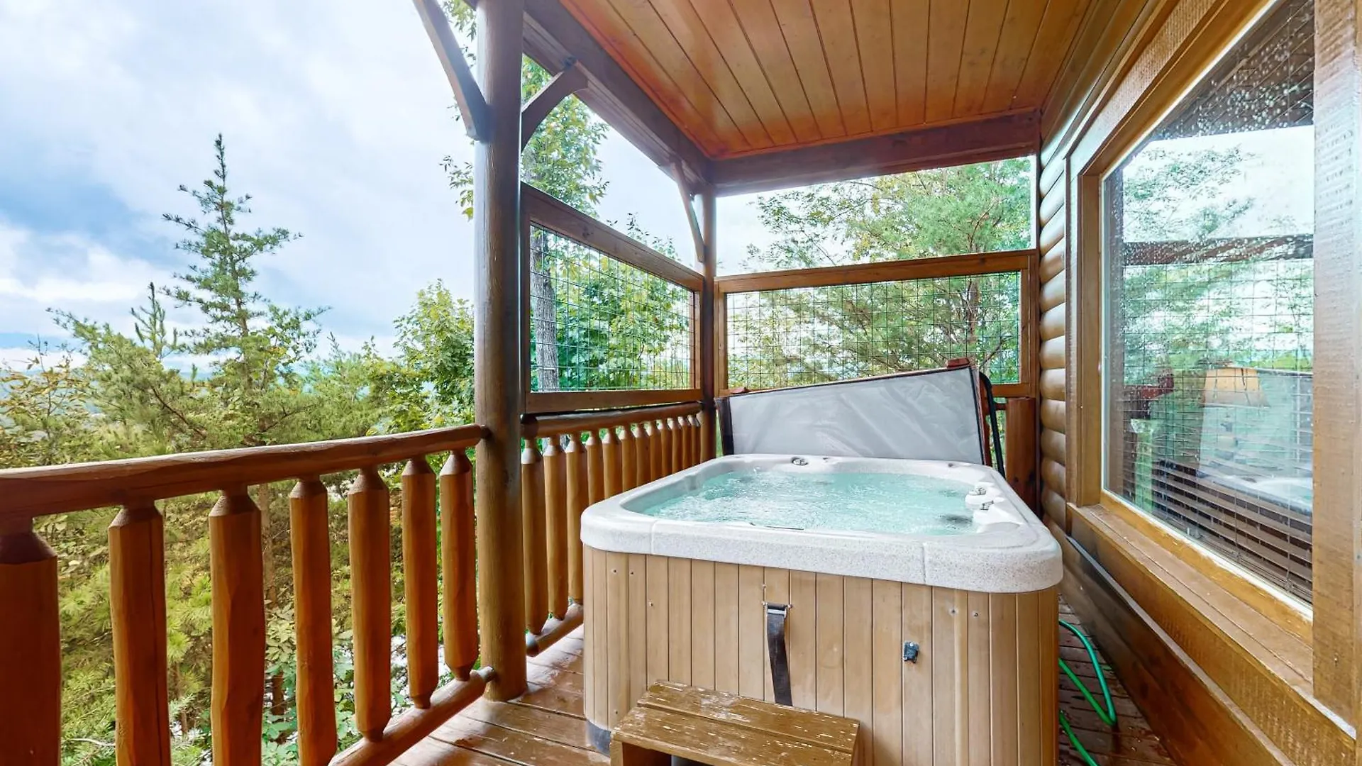 100 Mile View * Pigeon Forge