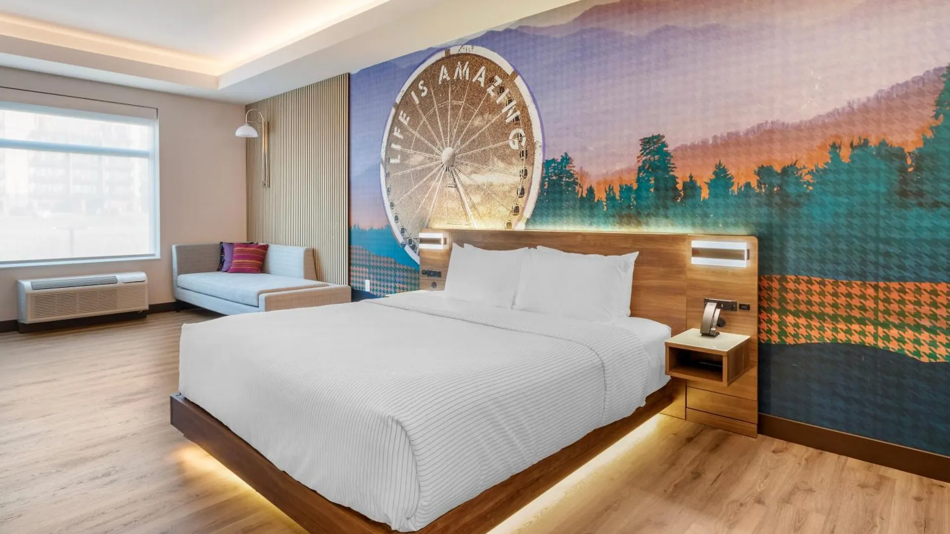 Cambria Hotel *