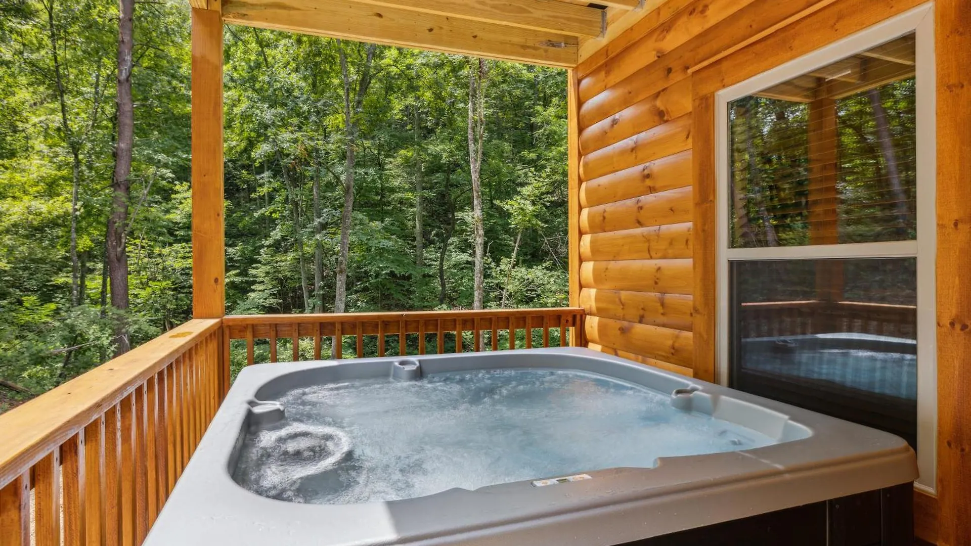 On Blackbeary Hill A Cozy 3 Bedroom Perfect For A Getaway In An Enchanting Forest Setting *