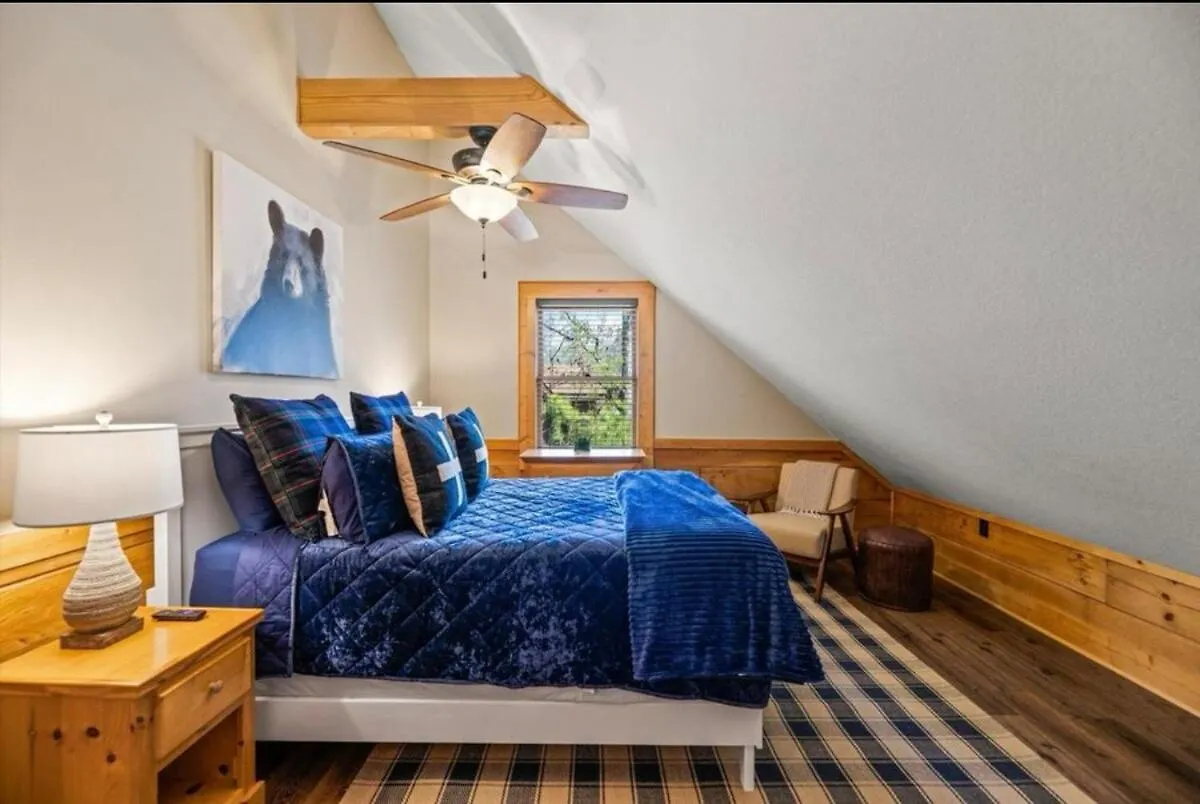 Kelly's Cozy 4 Bedroom Parkway Holiday home *