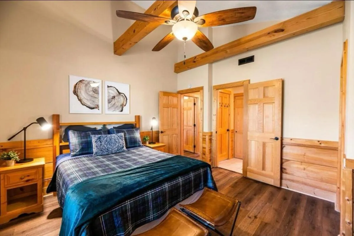 Kelly's Cozy 4 Bedroom Parkway * Pigeon Forge