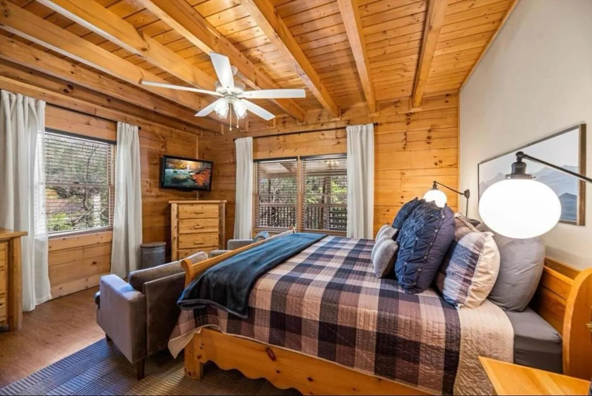 Kelly's Cozy 4 Bedroom Parkway * Pigeon Forge