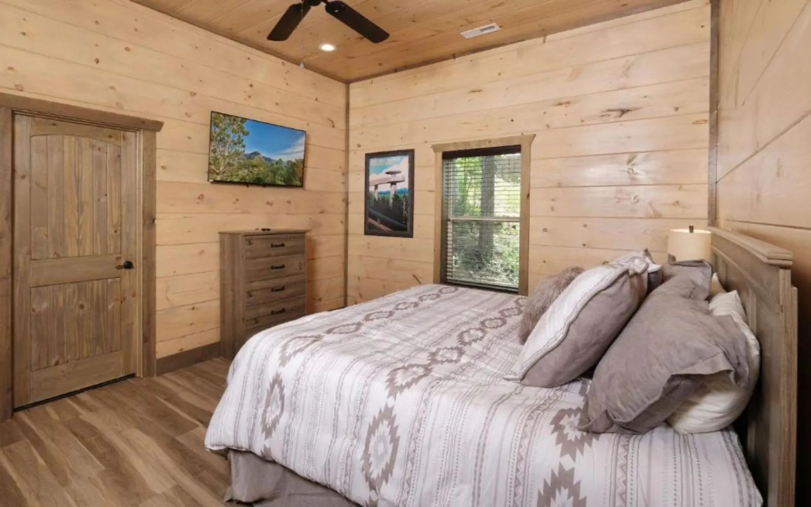 Hibernation Wonderland Willa Pigeon Forge