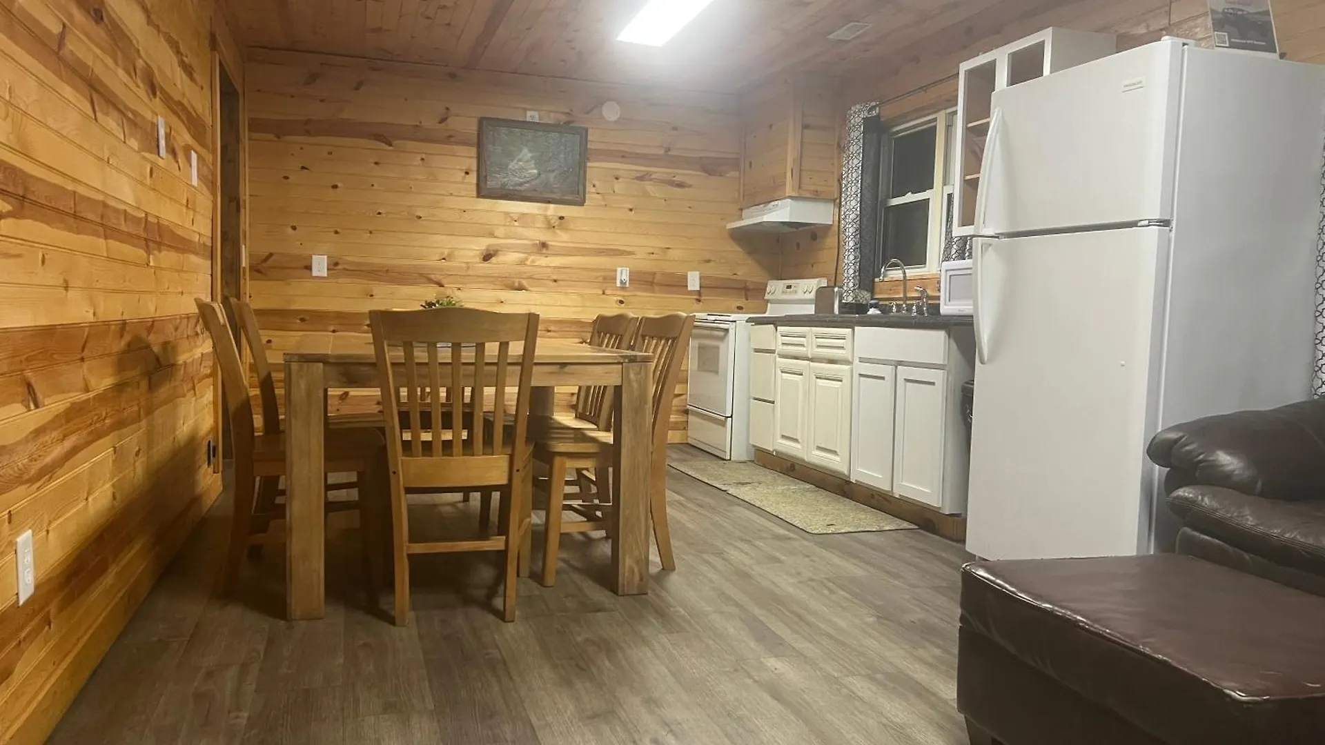 Big Bear River House, Hot Tub, Outdoor Grill, River Access, 3 Beds *