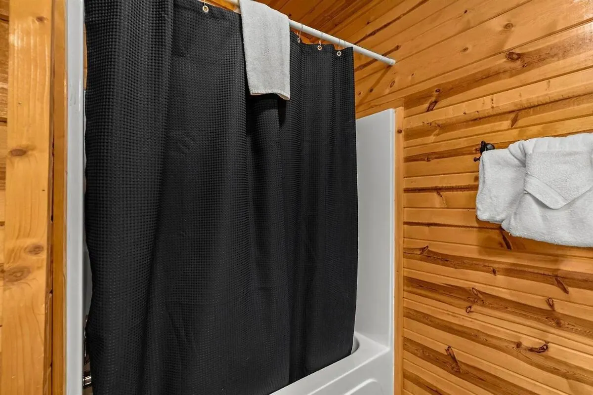 Newlisting 1mile Parkway, Gameroom, Hottub, Bbq, Sleeps 14, 5 Bedroom With Attached Bath, Pet Friendly 木屋 *