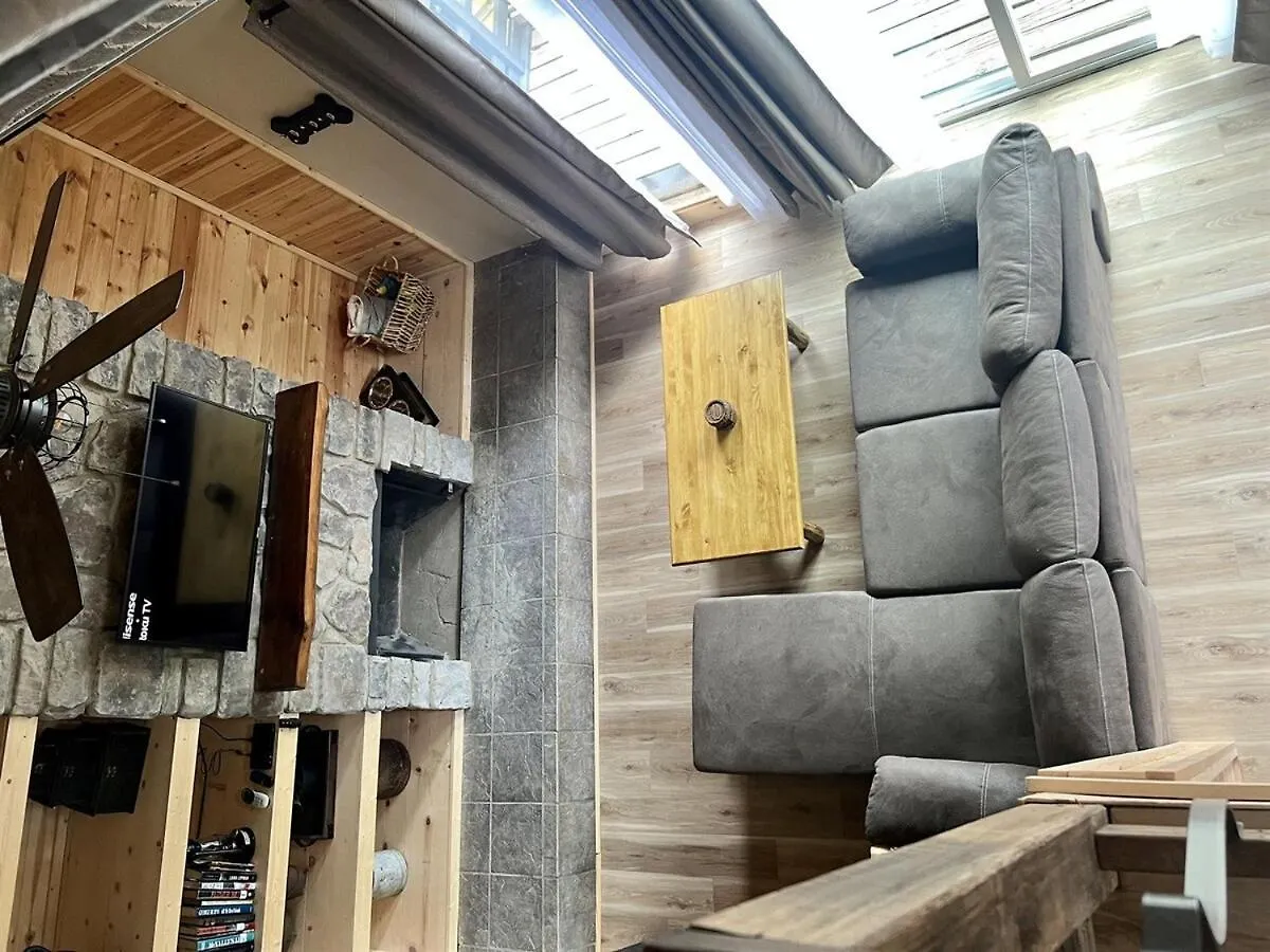 Holiday home Whiskey Ridge 3 Bdrm Cabin-firepit, Fenced Yard, Hot Tub