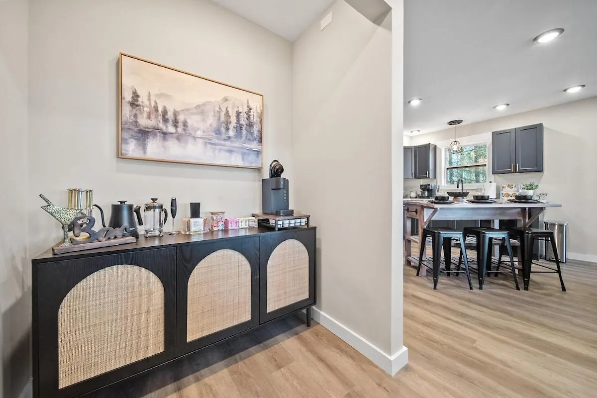 Lux Cabin, Indoor Heated Pool, Hot Tub, Arcades, Close To Dollywood Semesterbostad