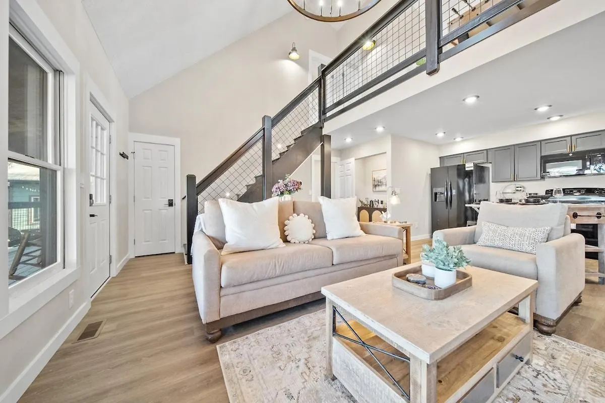 Semesterbostad Lux Cabin, Indoor Heated Pool, Hot Tub, Arcades, Close To Dollywood