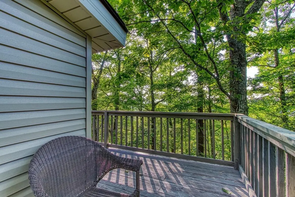 Holiday home Serene W Hot Tub, Games, Wi-fi, Pets Ok *