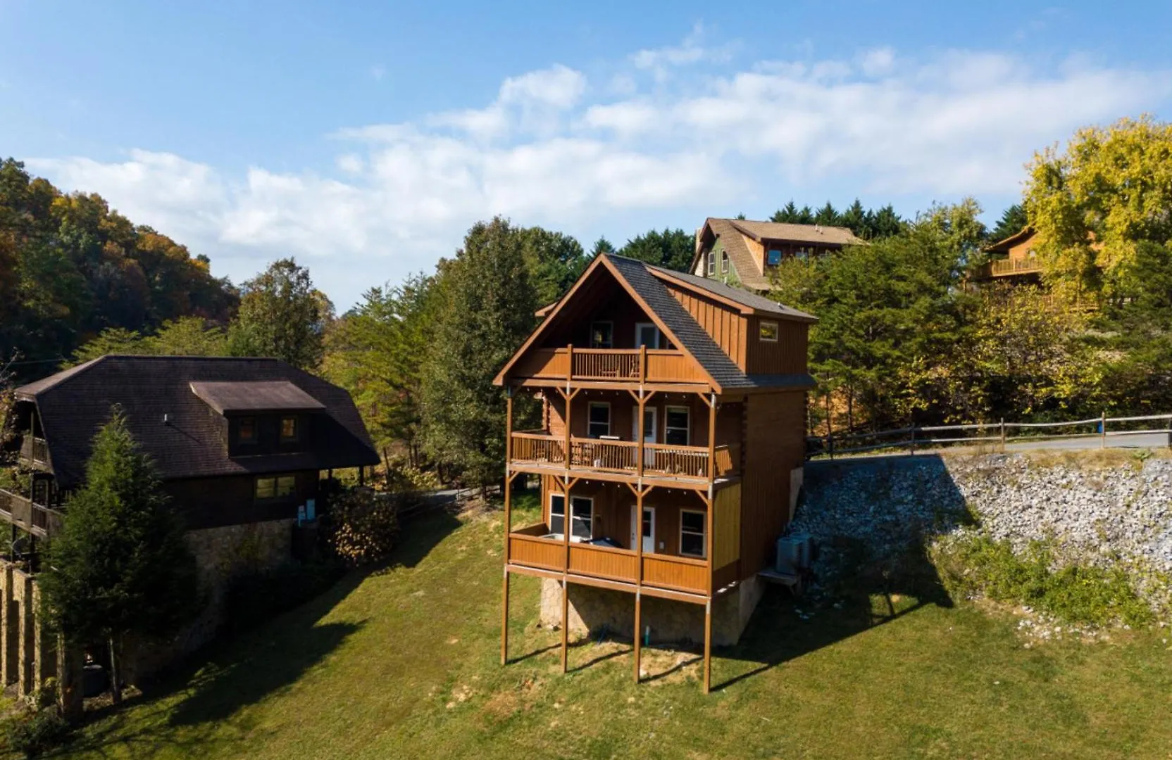 Alpehytte Rustic Mountain Retreat By Ghosal Luxury Pigeon Forge
