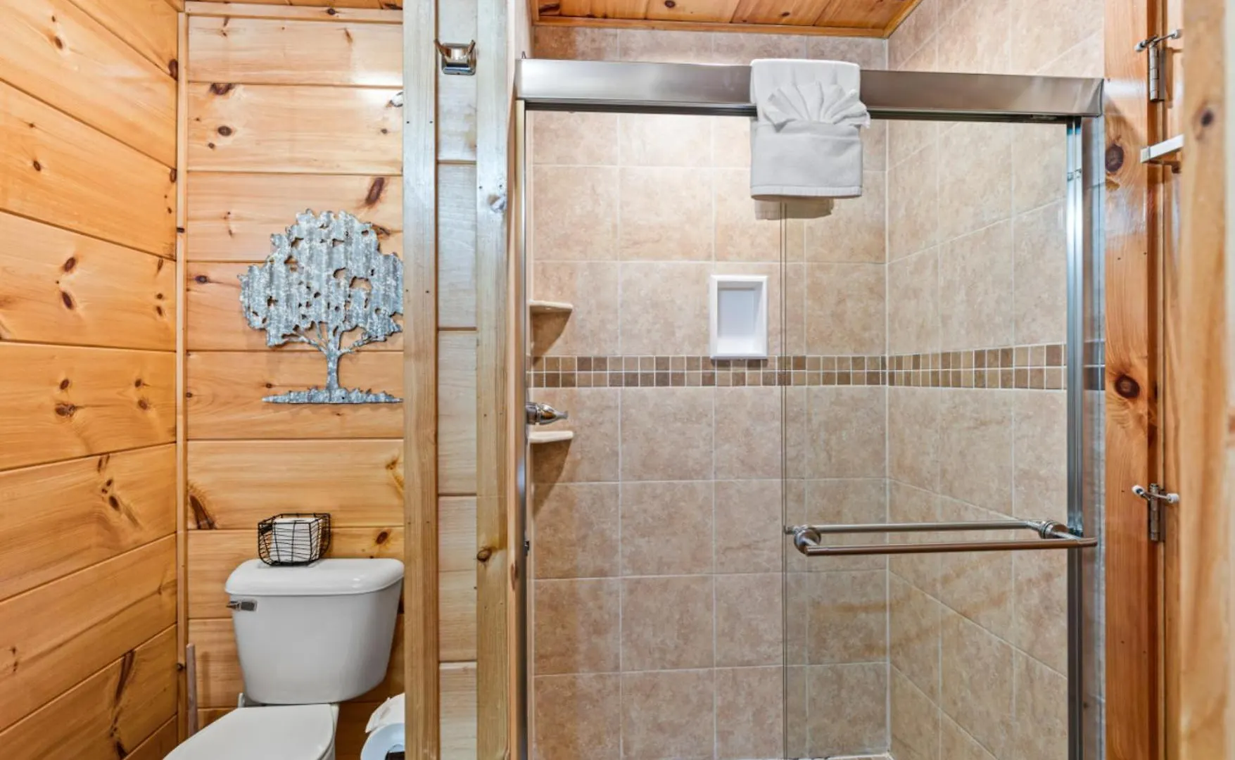 Rustic Mountain Retreat By Ghosal Luxury Pigeon Forge