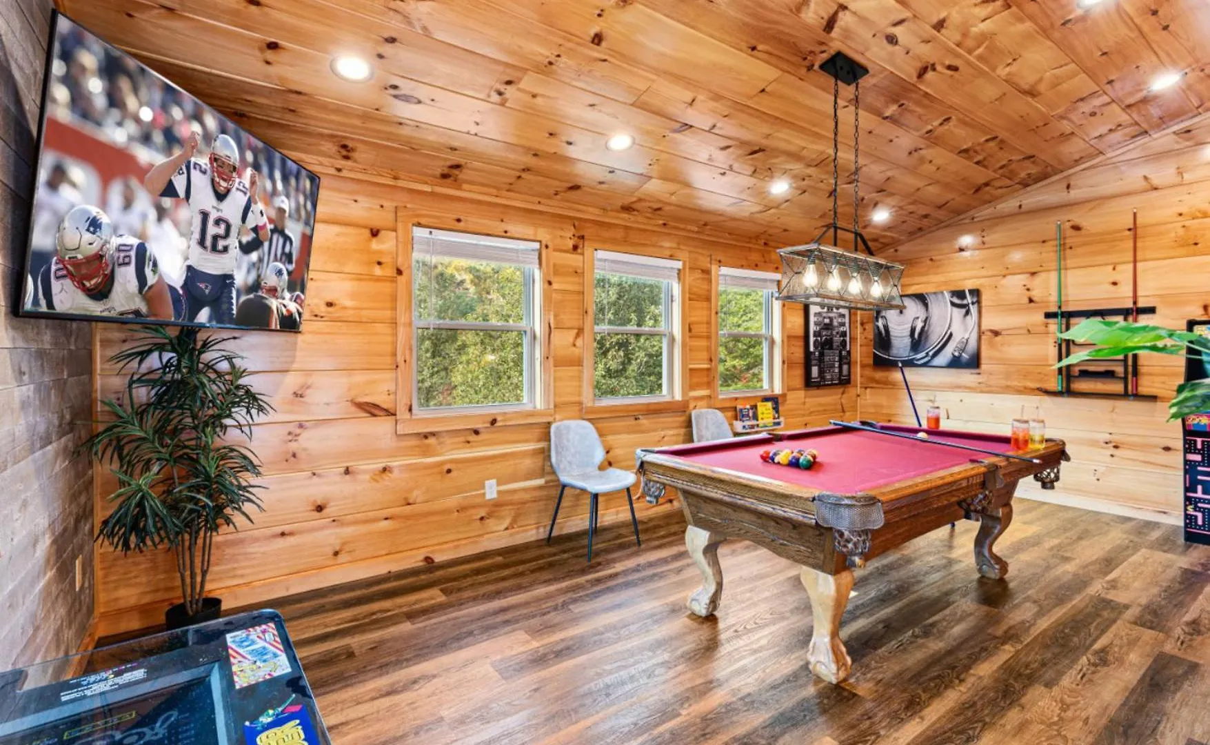 Alpehytte Rustic Mountain Retreat By Ghosal Luxury Pigeon Forge