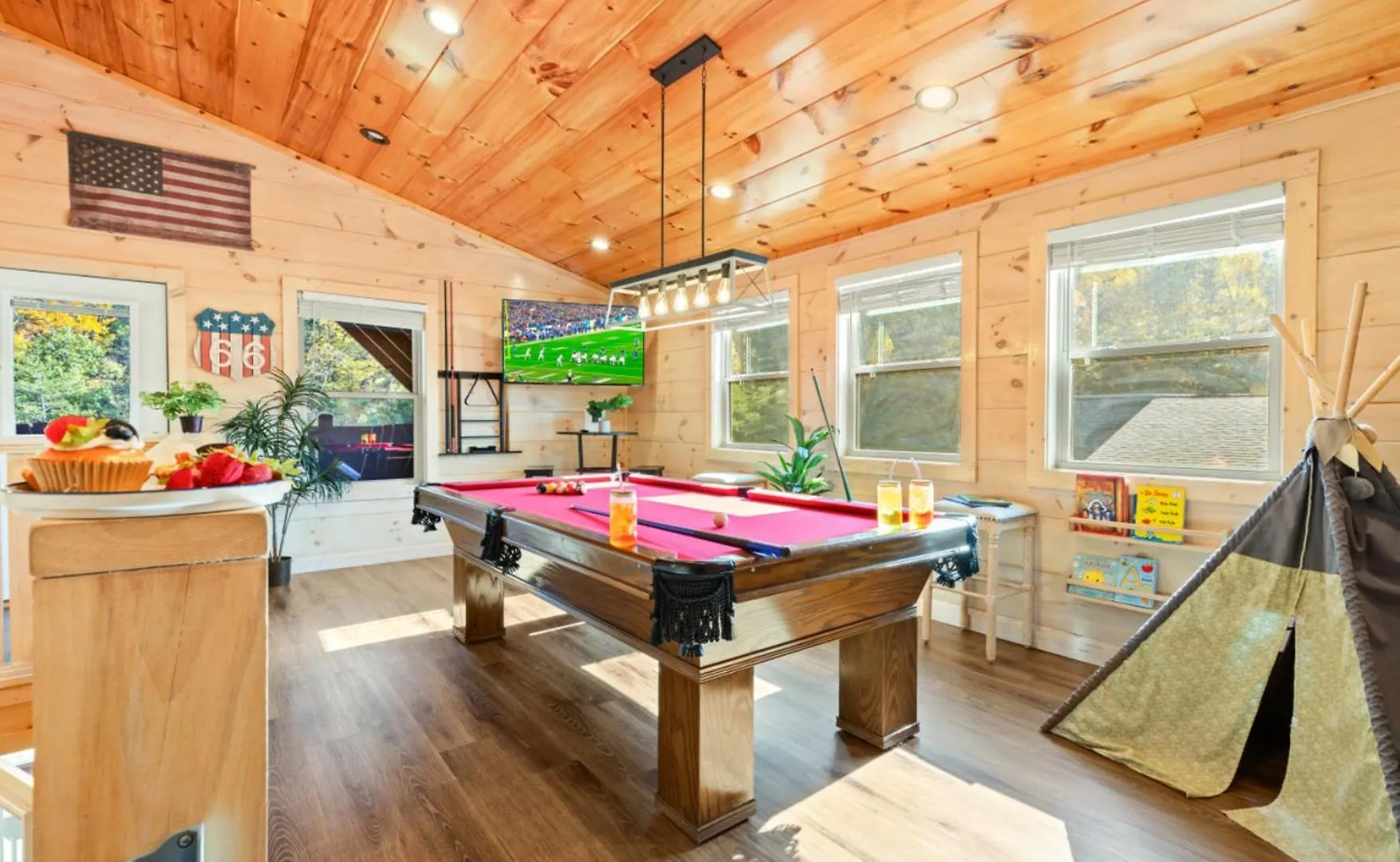 Enchanted Forest Hideaway By Ghosal Luxury * Pigeon Forge