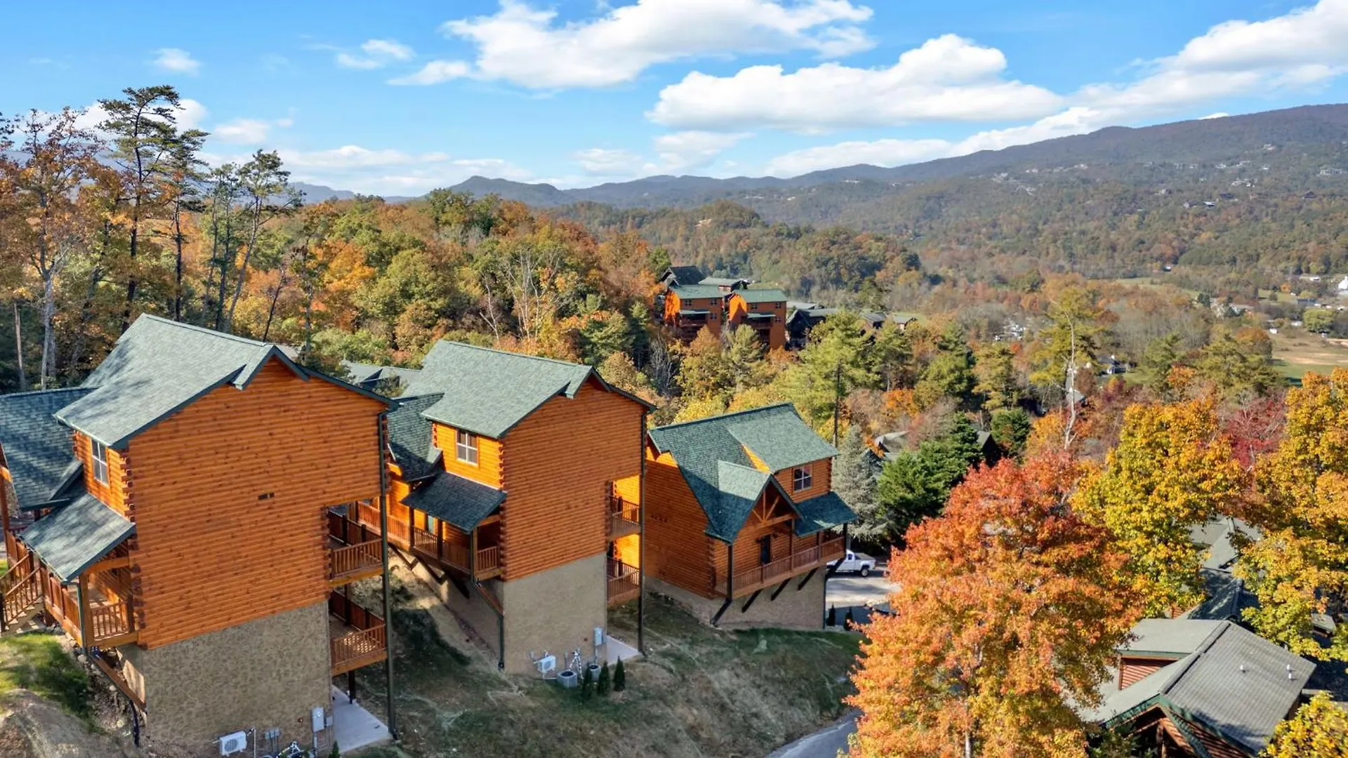 Holiday home New Luxury With Indoor Pool, Hot Tub, & Theater *