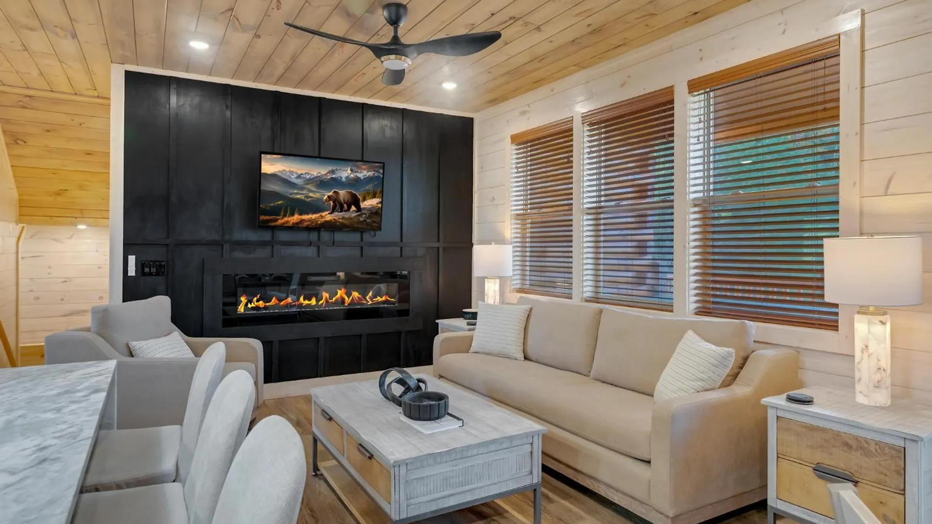 New Luxury With Indoor Pool, Hot Tub, & Theater *