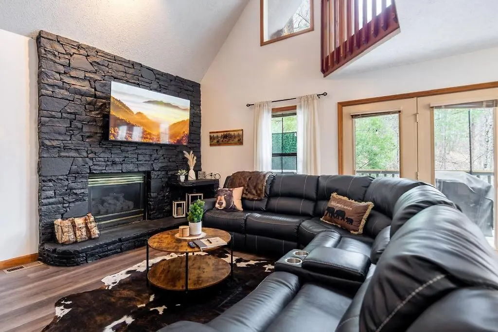 Twilight Timber - Pet Friendly With Hot Tub, And Game Casa vacanze Pigeon Forge