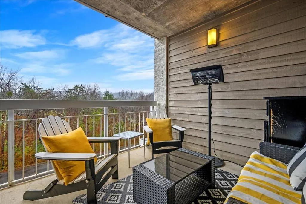 2 King Brs Balcony Amenities Free Tix