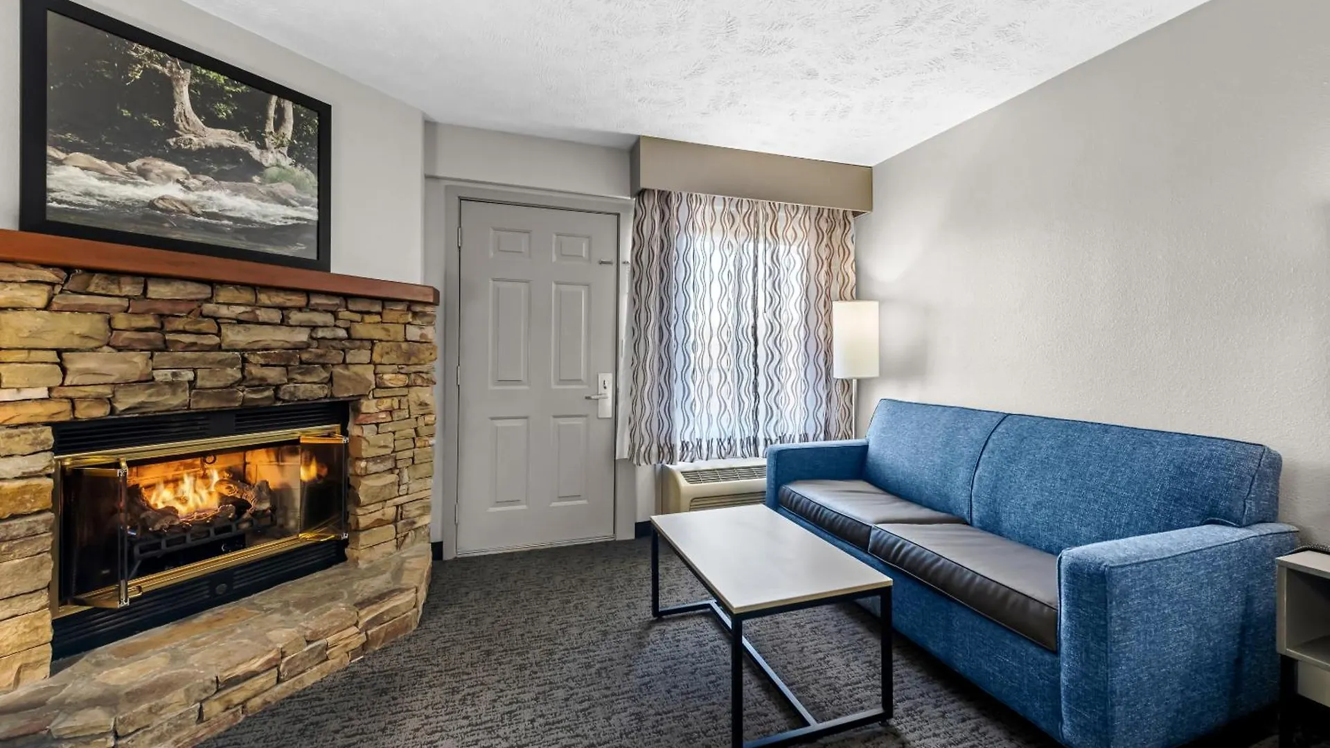 Quality & At Dollywood Lane 2*