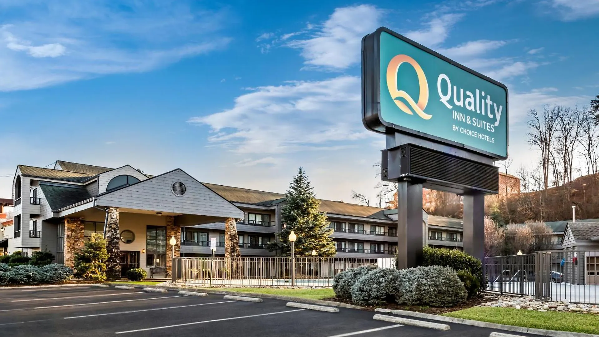 Ξενοδοχείο Quality & At Dollywood Lane 2*