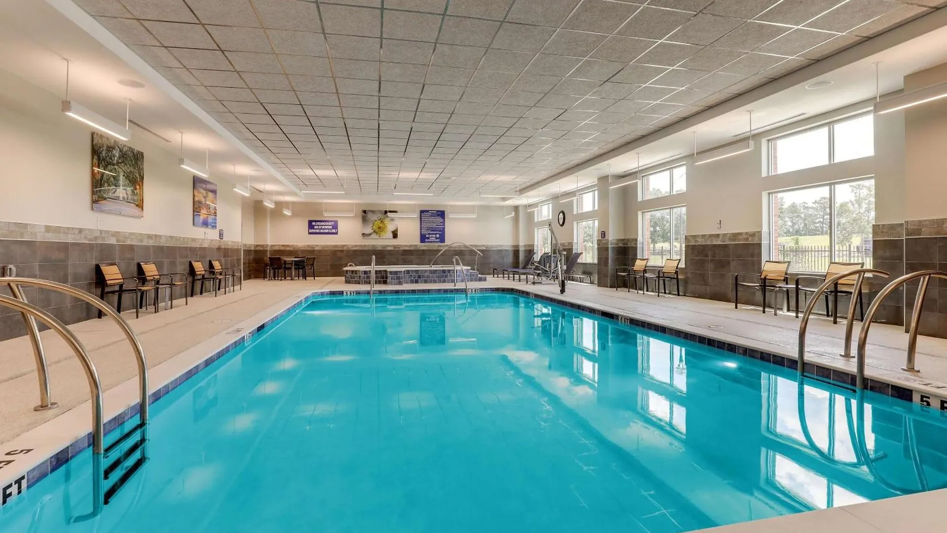 Drury Plaza Hotel 3*