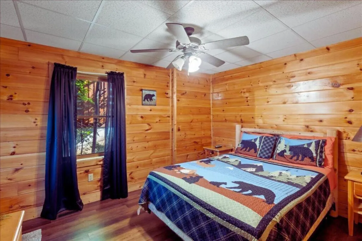 Backwoods Secluded Escape For 8 Guests 度假居