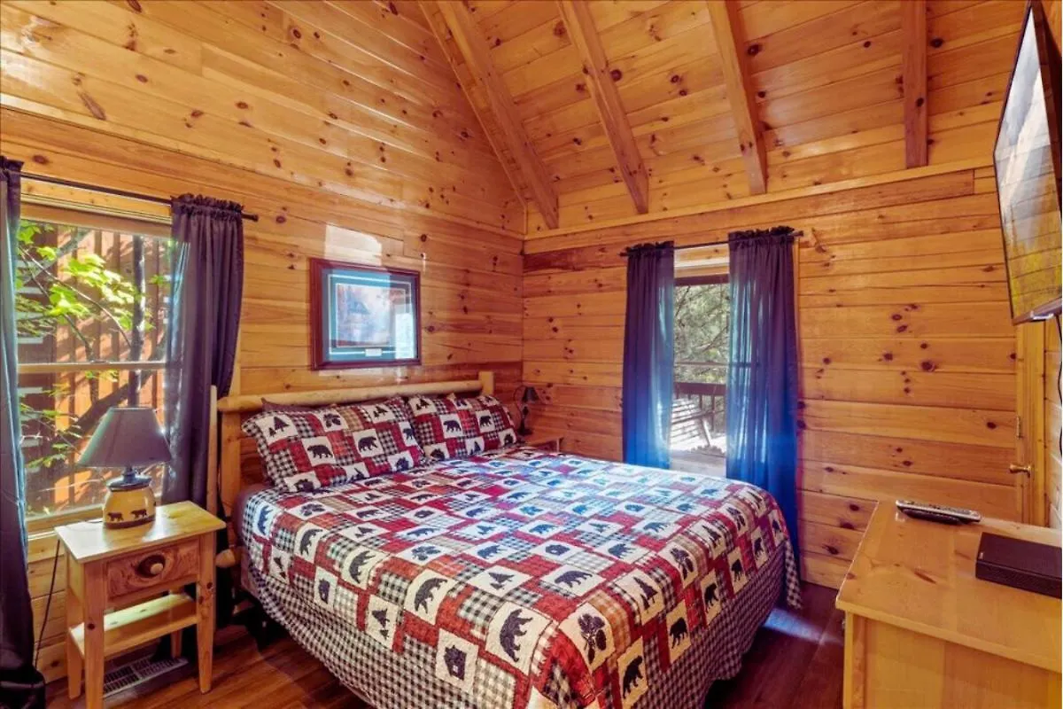 Backwoods Secluded Escape For 8 Guests 度假居