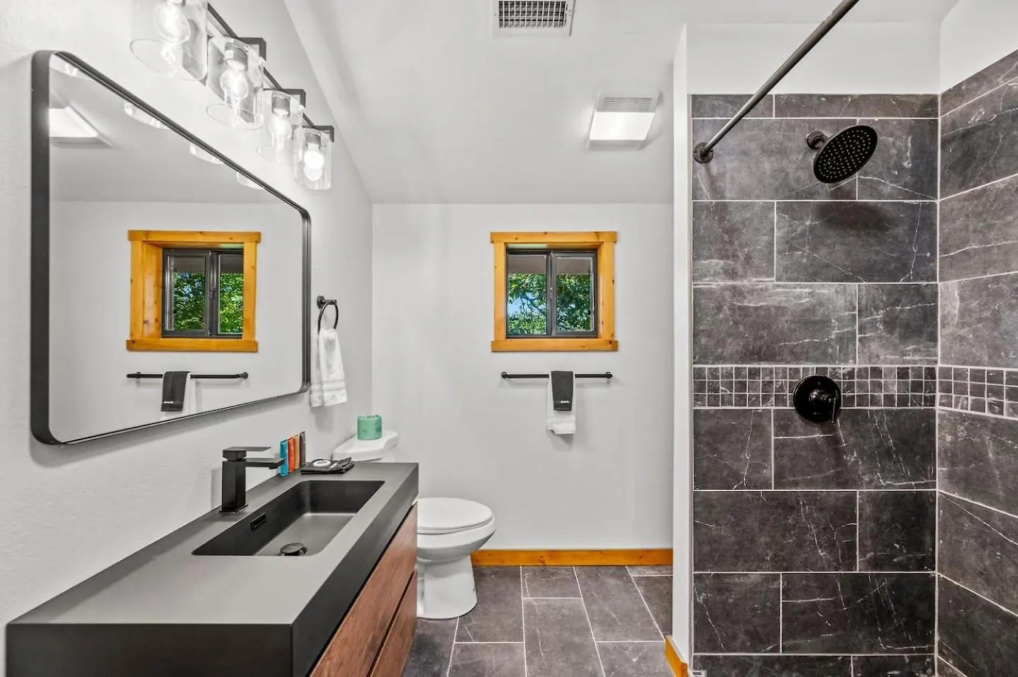 Cozy - Hot Tub, Game Room, Outdoor Pool פיג'ן פורג'