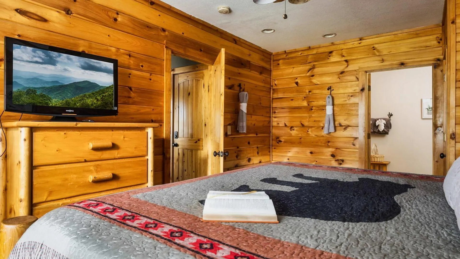 度假居 Family Haven By Dollywood - Hot Tub - Game