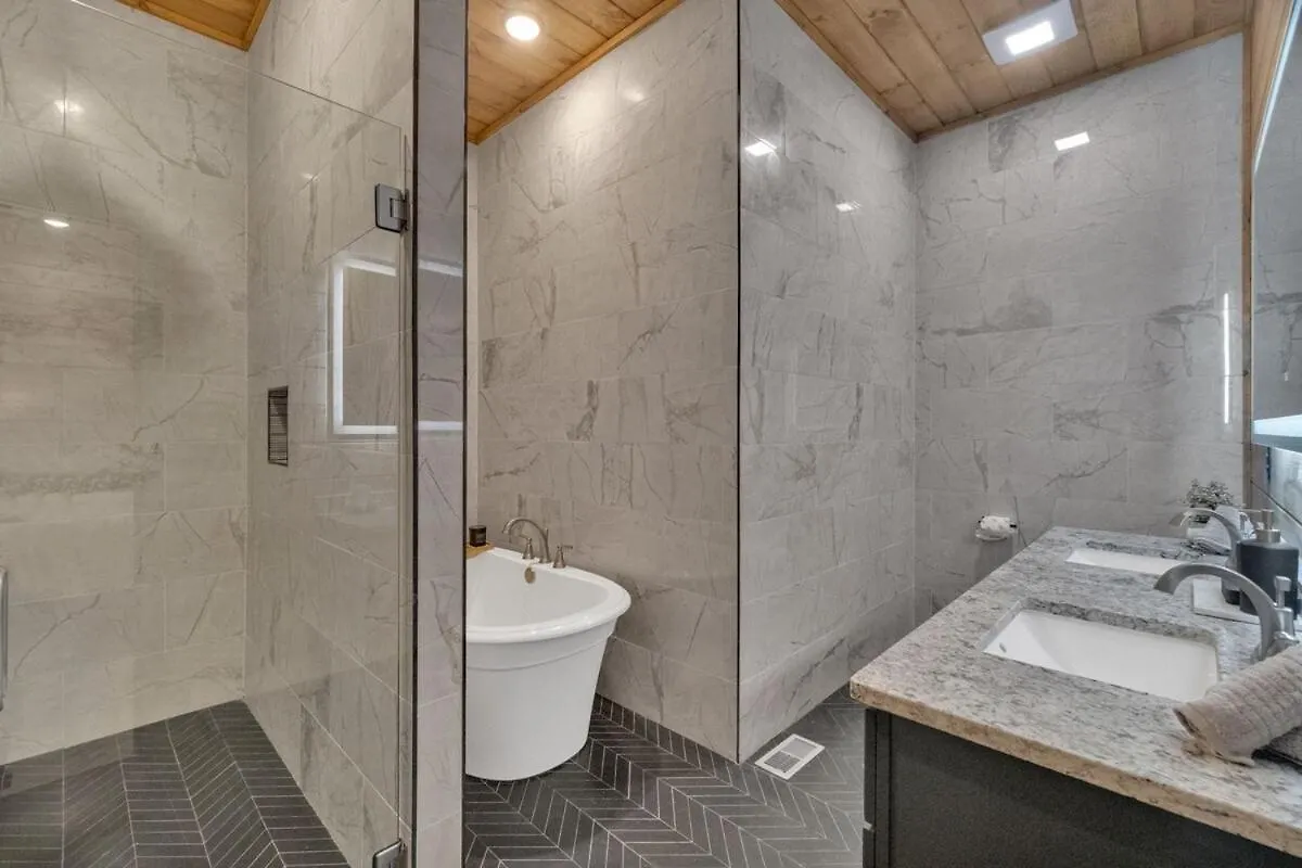 Honeybear Hideaways - Modern Luxurious With Pool, Hot Tub, Fire Place, Game And Theater * פיג'ן פורג'