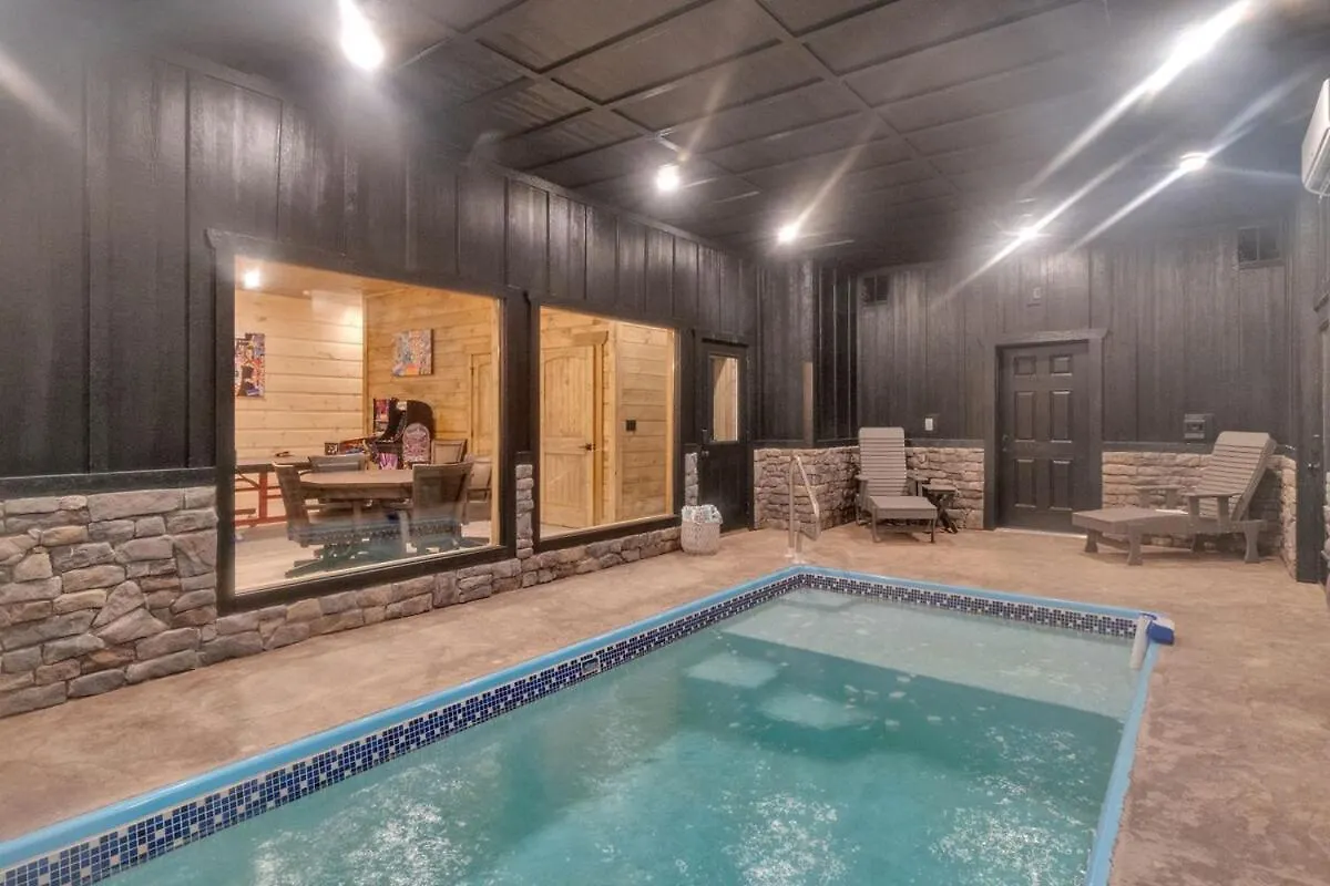 בית נופש Honeybear Hideaways - Modern Luxurious With Pool, Hot Tub, Fire Place, Game And Theater פיג'ן פורג'