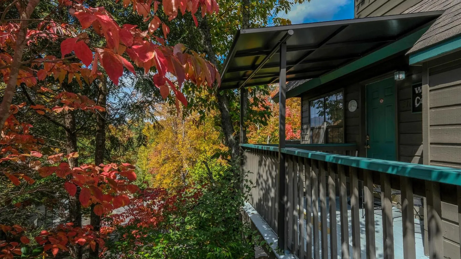 Chalet Majestic Poolside Lookout *